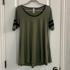 LuLaRoe shirt